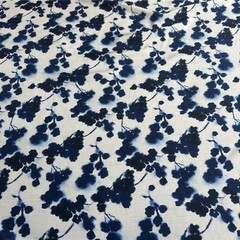 100% Natural Silk 14 momme Crepe Silk Fabric Blue Floral 54″ wide 1 meter JN281