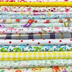 200Pcs 4 X 4 Inches (10Cmx10Cm) Cotton Craft Fabric Bundle Squares Patchwork Lin