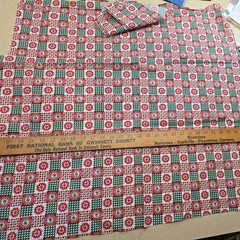 1 lb Vintage Christmas Fabric Remnant Bundle Quilt Craft Sewing Lot fat quarters
