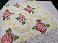 Shabby Pink Rose Vtg Chenille Bedspread Fabric Dramatic Scrollwork 25″ x 23″