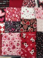 2lb 2oz Mixed Lot Red Heart Valentines Fabric Remnants Scrap Sewing Crafts Quilt