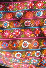 Vintage Everfast Bright Flowers Pattern Hippie Boho Crafting Fabric 45″ 3 1/2 Yd