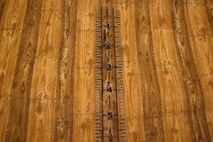 5-2/3 yards x 45″ 100% cotton fabric WOOD GRAIN PLANKS RUSTIC CABIN THEME
