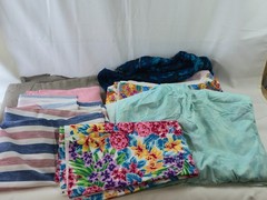Various Fabric Quarters or Yardage 12.1 Lbs Cotton/Polyester/Nylon Solid Printed